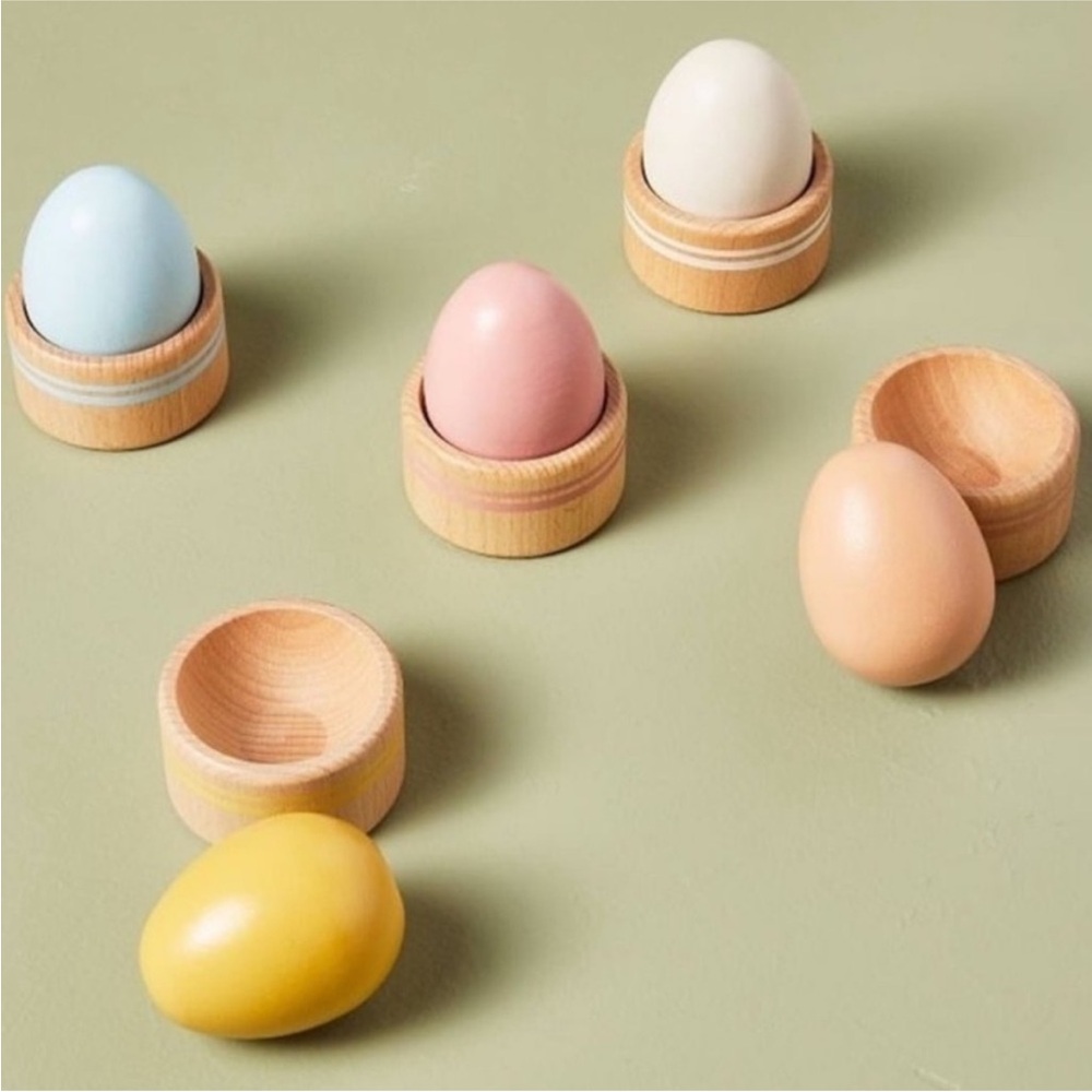 NEW / Hearth & Hand Magnolia Toy Easter
Egg Cup Game